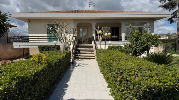 casa indipendente in vendita a Modica in zona Sacro Cuore