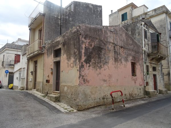 casa indipendente in vendita a Modica in zona Modica Alta