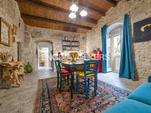 casa indipendente in vendita a Modica