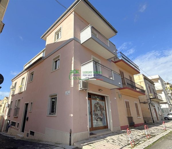 casa indipendente in vendita a Modica in zona Modica Alta