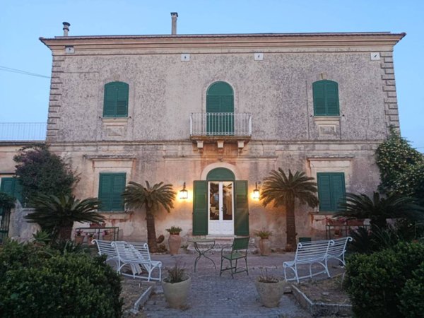 casa indipendente in vendita a Modica in zona Sacro Cuore