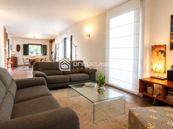 casa indipendente in vendita a Modica