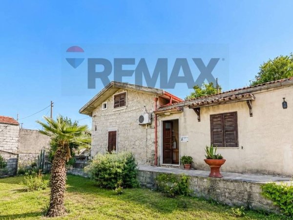 casa indipendente in vendita a Modica in zona Frigintini