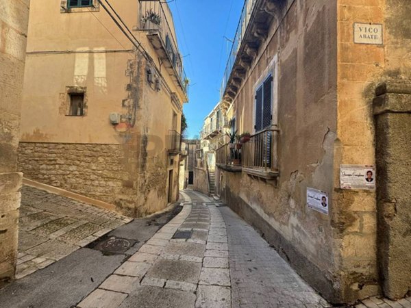 casa indipendente in vendita a Modica in zona Modica Bassa