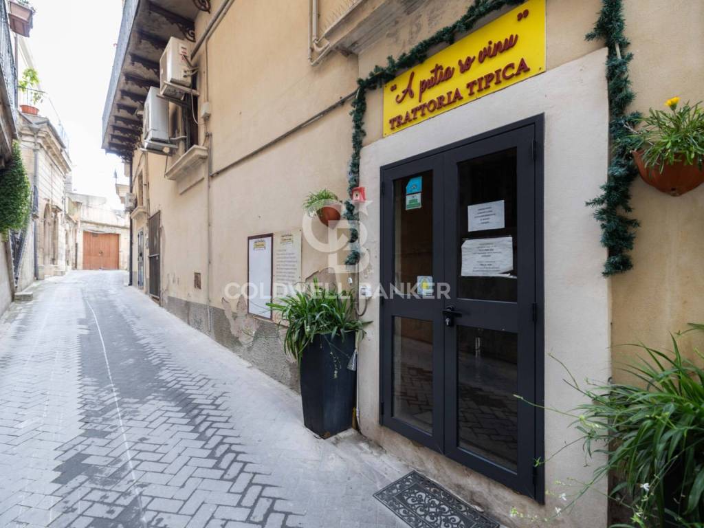 negozio in vendita a Modica in zona Modica Bassa