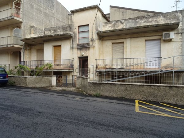 casa indipendente in vendita a Modica in zona Modica Alta
