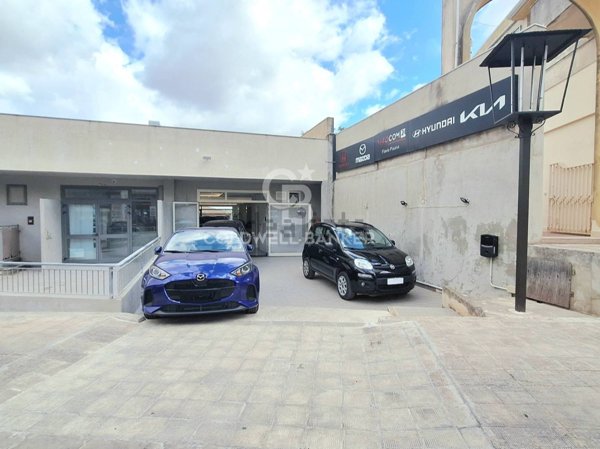 locale commerciale in vendita a Modica