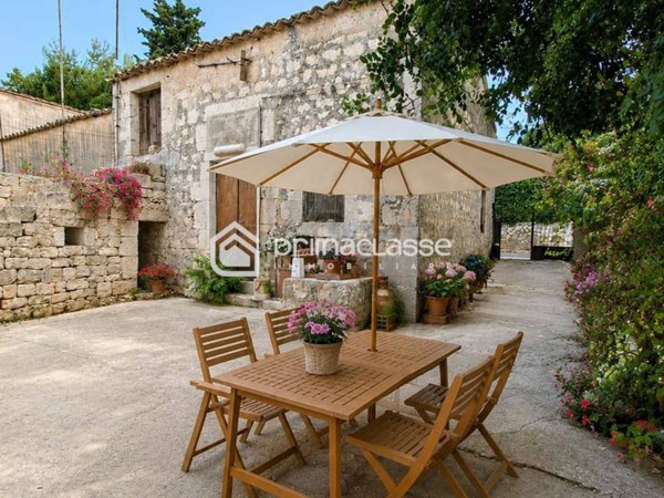 casa indipendente in vendita a Modica in zona Zappulla