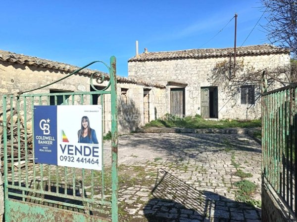 casa indipendente in vendita a Modica in zona Sacro Cuore