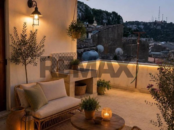 casa indipendente in vendita a Modica in zona Modica Bassa