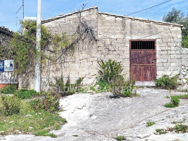 casa indipendente in vendita a Modica in zona Frigintini
