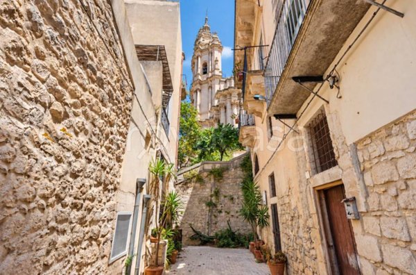 casa indipendente in vendita a Modica in zona Modica Bassa