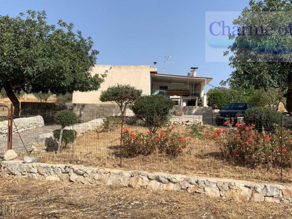 casa indipendente in vendita a Modica
