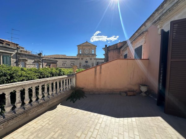 casa indipendente in vendita a Modica in zona Modica Alta