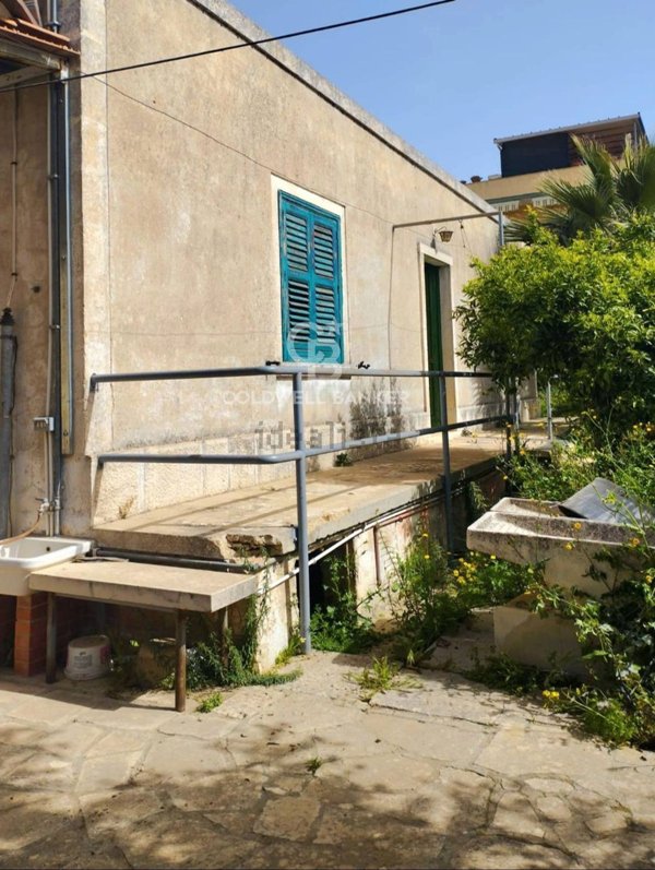 casa indipendente in vendita a Modica