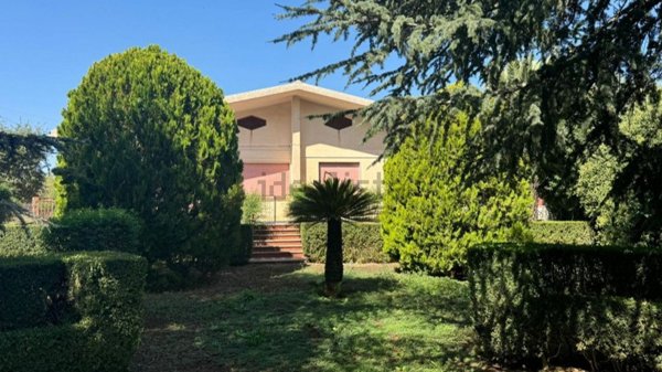 casa indipendente in vendita a Modica