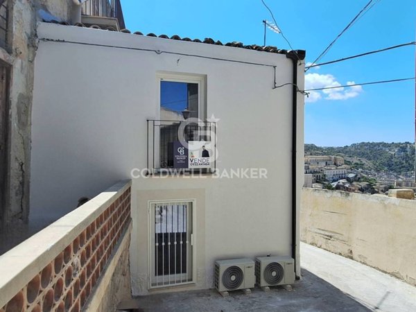 casa indipendente in vendita a Modica