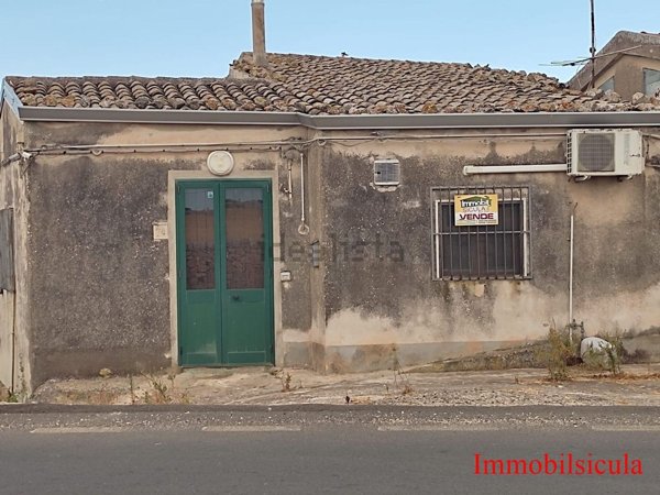 casa indipendente in vendita a Modica