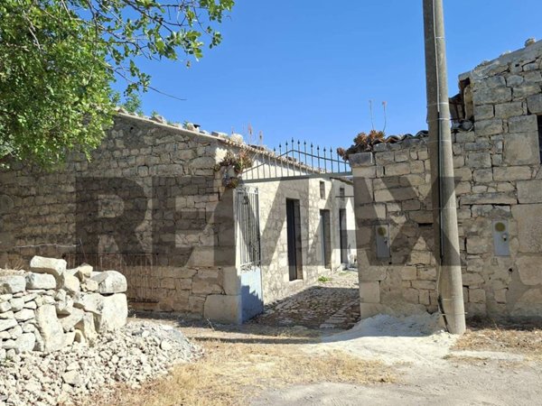 casale in vendita a Modica in zona Modica Bassa