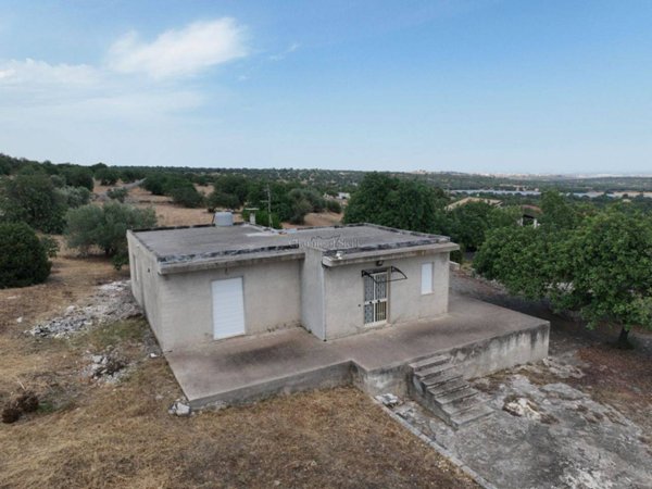 casa indipendente in vendita a Modica