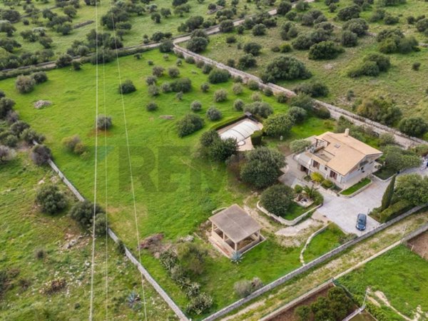 casa indipendente in vendita a Modica in zona Zappulla