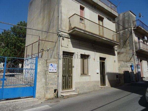 casa indipendente in vendita a Modica in zona Modica Alta