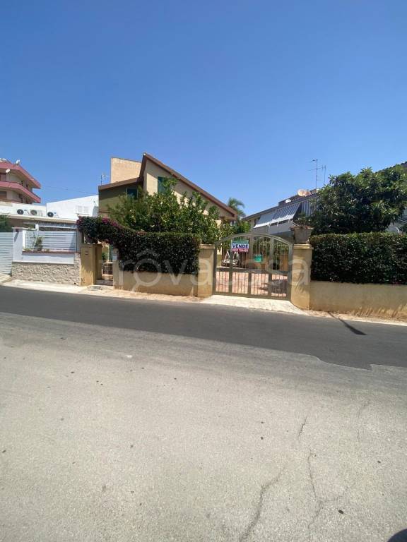 casa indipendente in vendita a Modica in zona Marina di Modica
