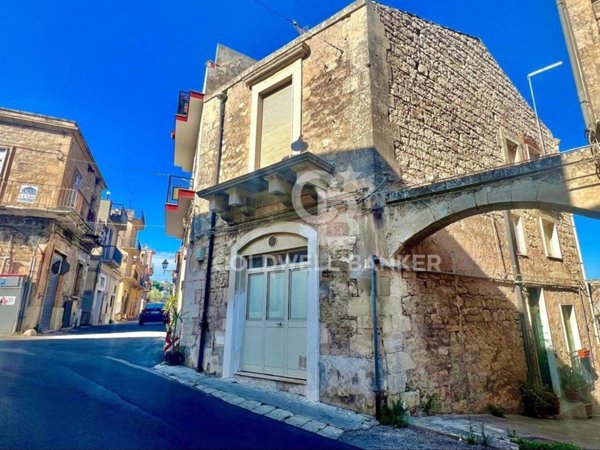 casa indipendente in vendita a Modica in zona Modica Alta