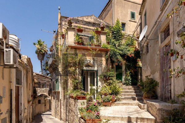 casa indipendente in vendita a Modica