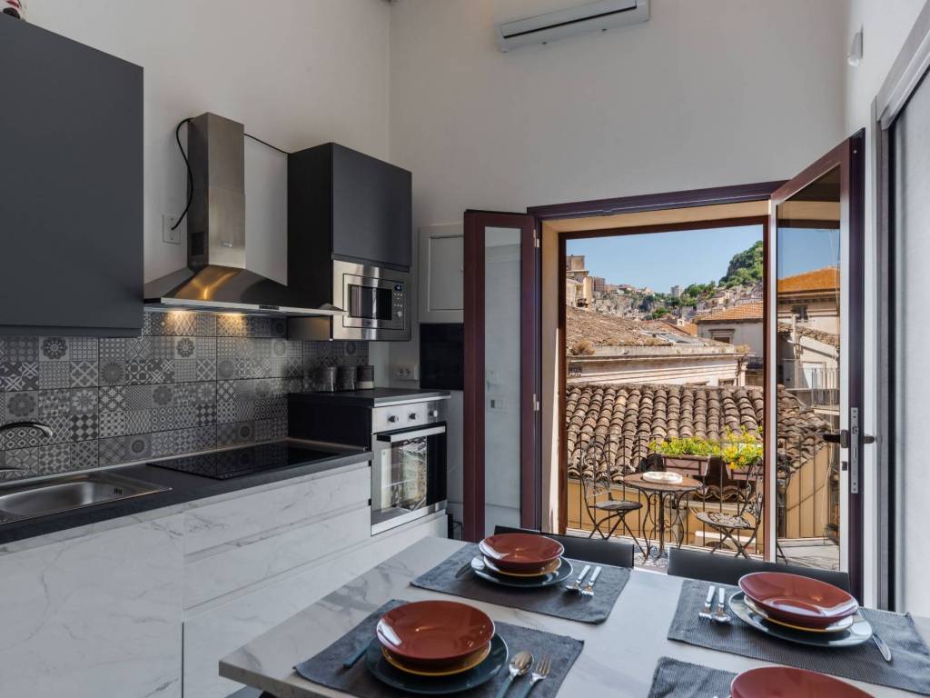 casa indipendente in vendita a Modica in zona Modica Bassa