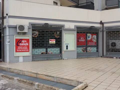 negozio in vendita a Modica in zona Sacro Cuore