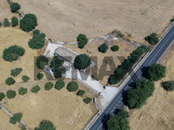 casa indipendente in vendita a Modica