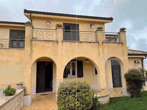 casa indipendente in vendita a Modica