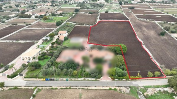 casa indipendente in vendita a Modica