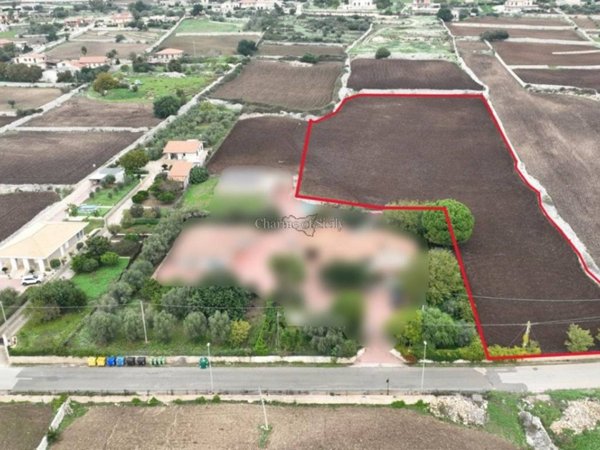 terreno edificabile in vendita a Modica