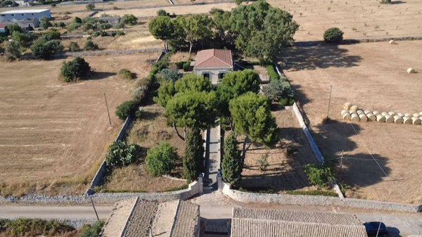casa indipendente in vendita a Modica