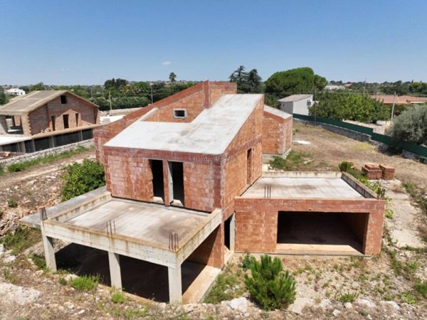 casa indipendente in vendita a Modica