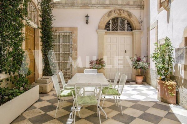 casa indipendente in vendita a Modica in zona Modica Bassa