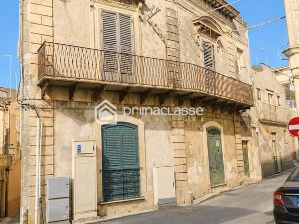 casa indipendente in vendita a Modica in zona Modica Alta