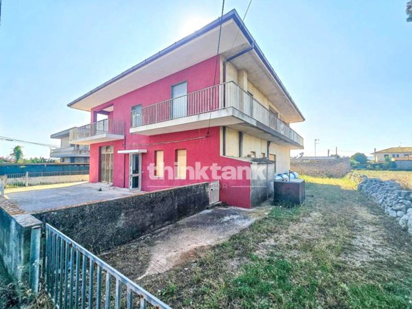 casa indipendente in vendita a Modica in zona Sacro Cuore
