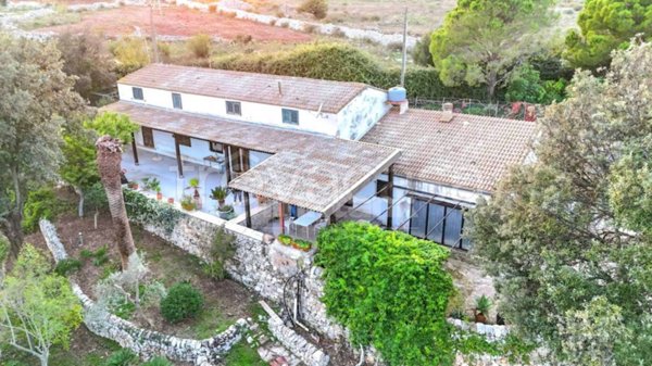 casa indipendente in vendita a Modica in zona Frigintini