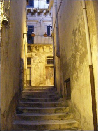 casa indipendente in vendita a Modica in zona Modica Bassa