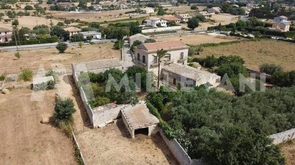 casa indipendente in vendita a Modica in zona Sacro Cuore