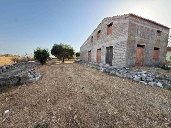 locale di sgombero in vendita a Modica in zona Frigintini