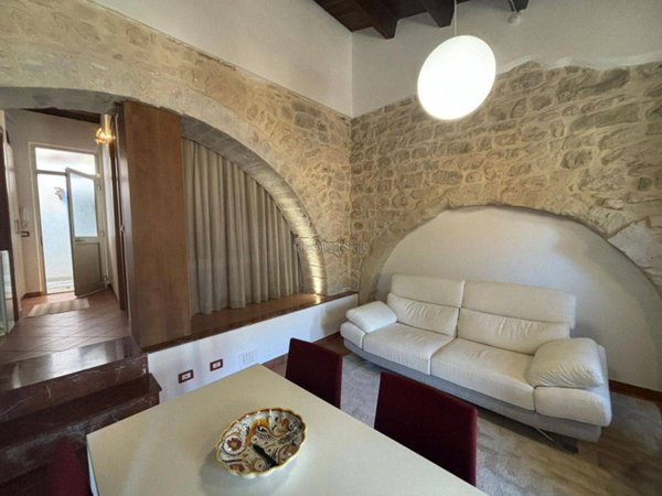 casa indipendente in vendita a Modica in zona Modica Alta
