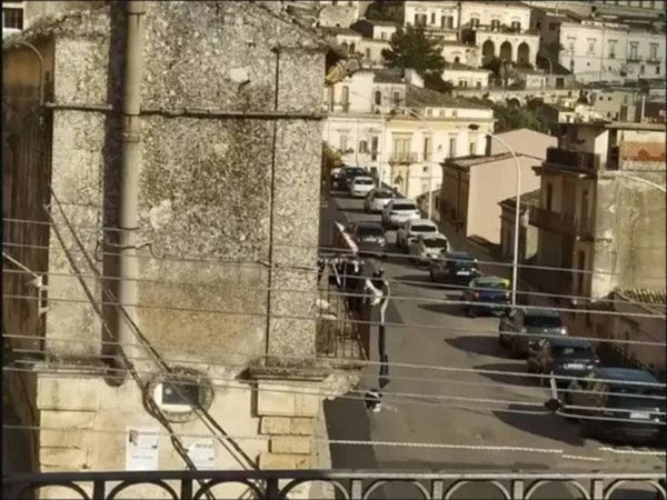 casa indipendente in vendita a Modica