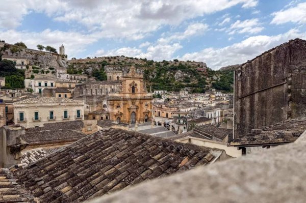 casa indipendente in vendita a Modica