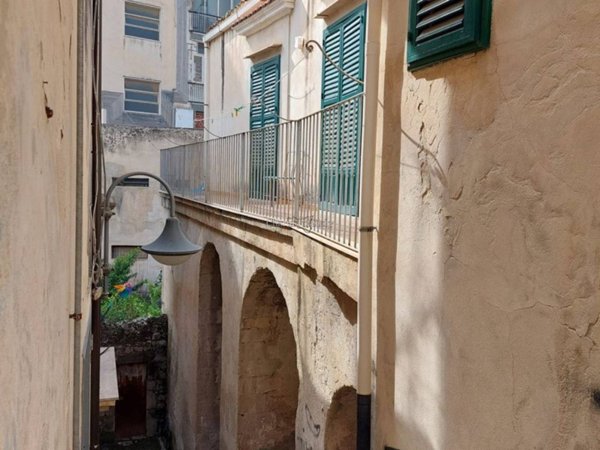 casa indipendente in vendita a Modica in zona Modica Bassa