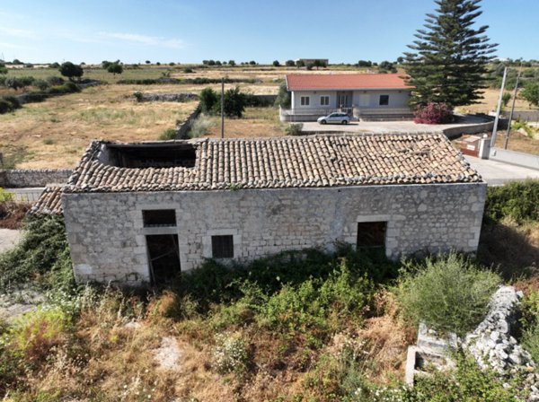 casa indipendente in vendita a Modica