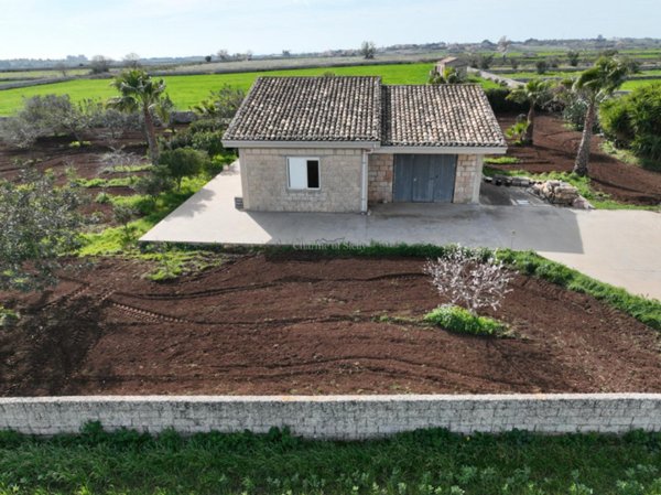 casa indipendente in vendita a Modica